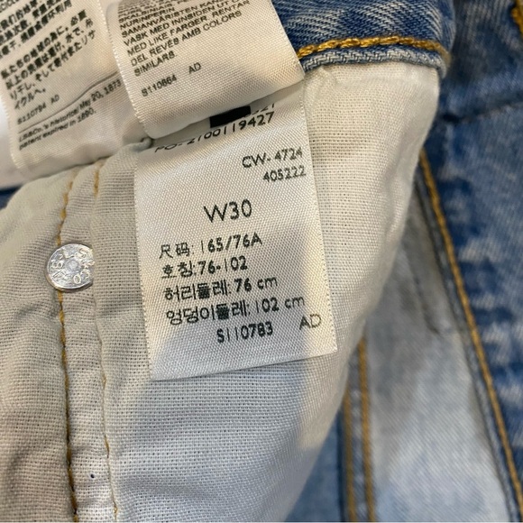 Levi’s 501 light blue denim shorts, size 30, ripped distressed grunge look - Picture 8 of 11